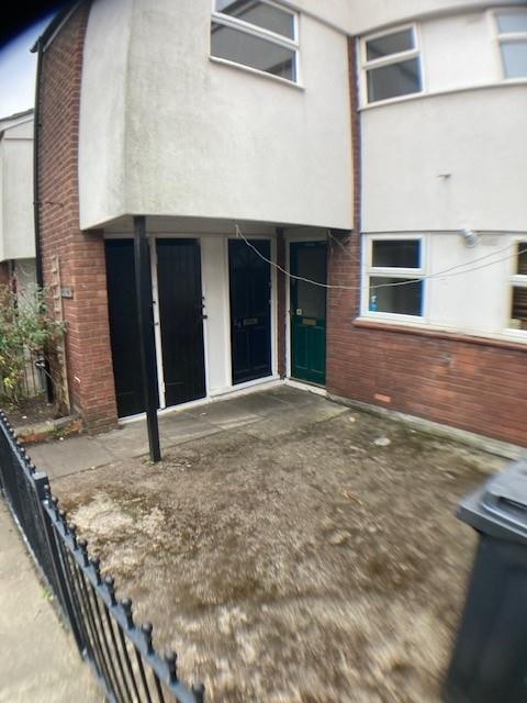 Flat Murat Grove in Crosby