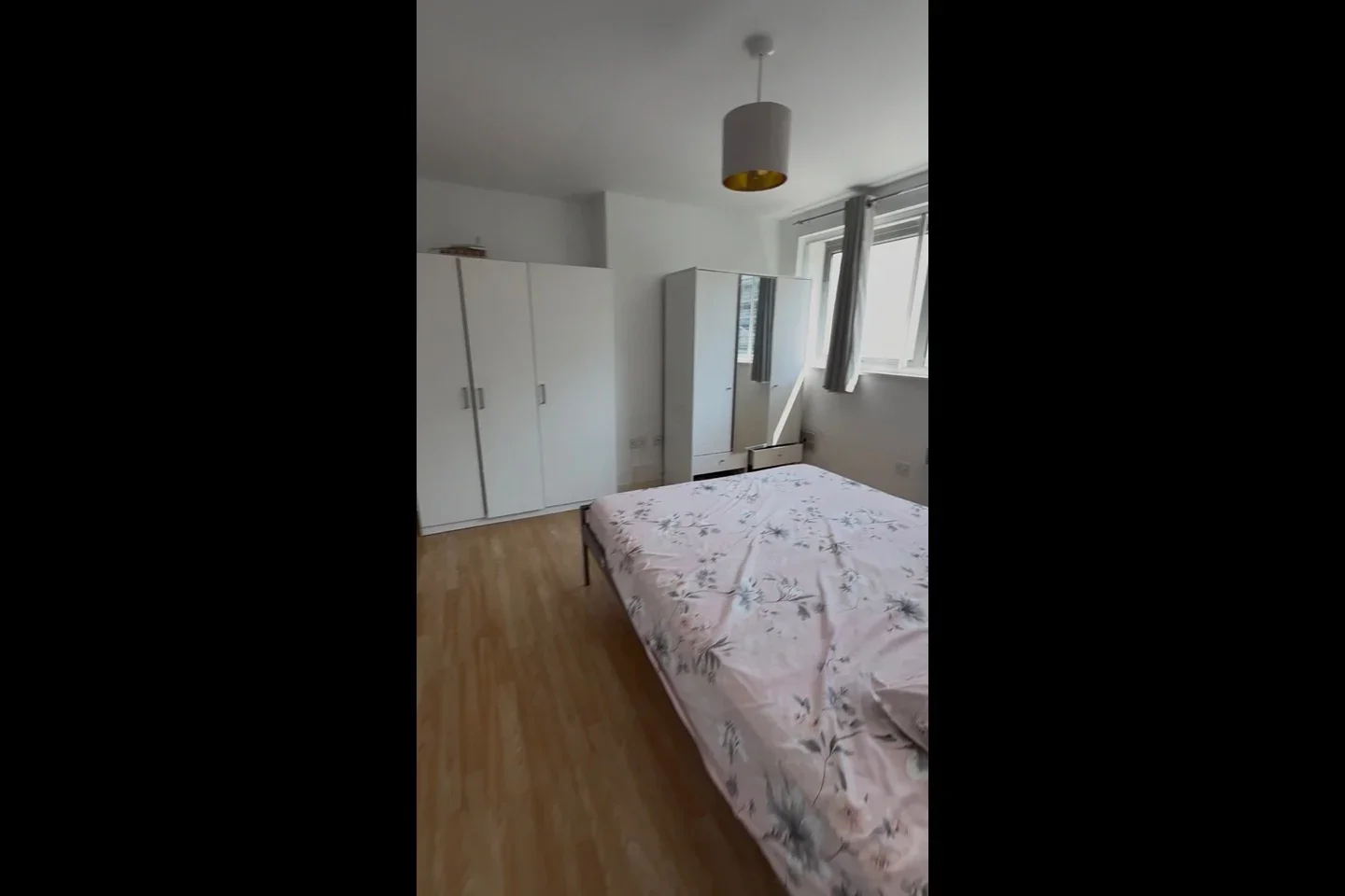 Flat Havelock Street in Greater London