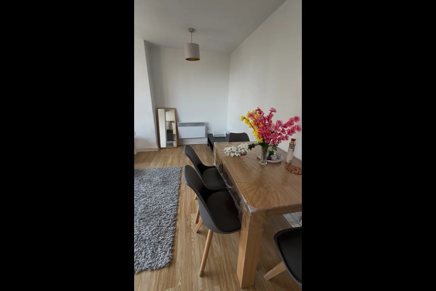 Flat Havelock Street in Greater London
