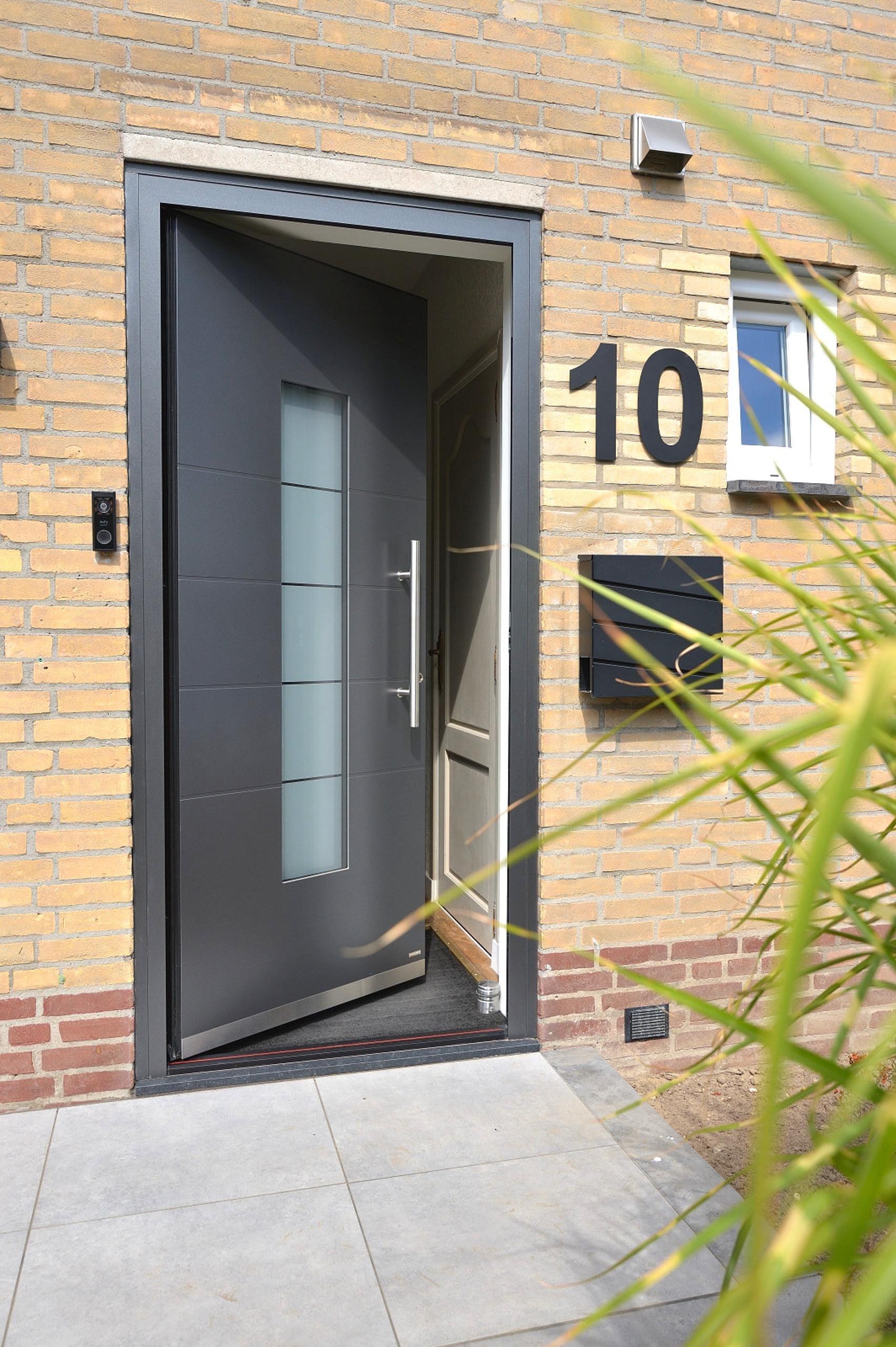 Twee-onder-één-kap te koop: Kapelweg 10, Heerlen