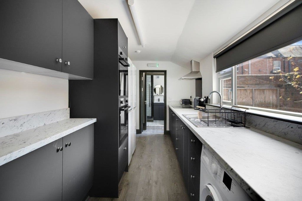 Flat Elmfield Terrace in Darlington