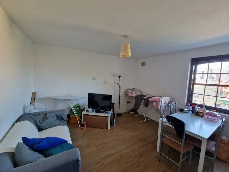 Room Chadbourn Street in Greater London
