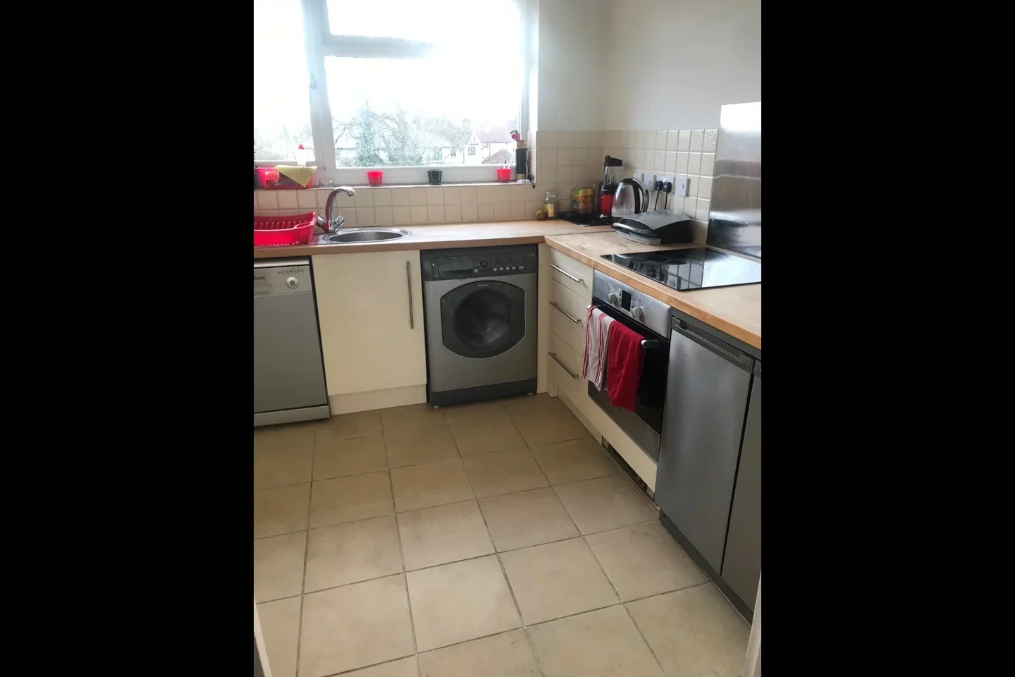 Flat Sheepcote Road in Greater London