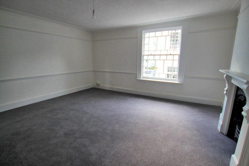 Flat Arwenack Street in Falmouth