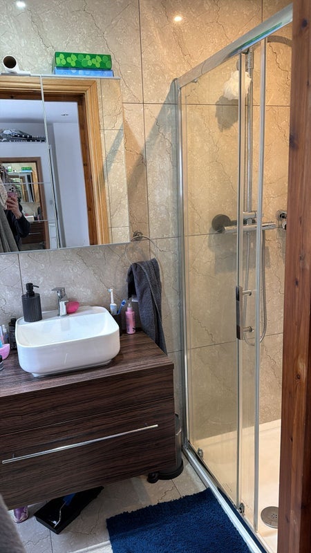 Room Tudor Court South in Greater London