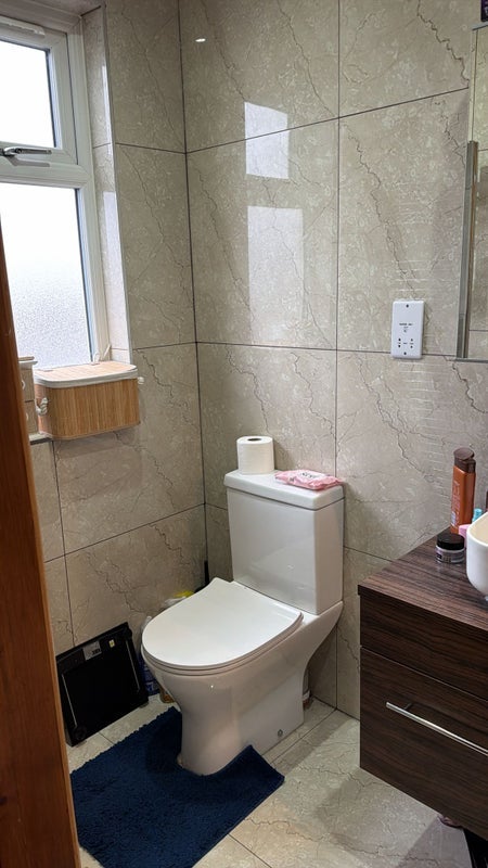 Room Tudor Court South in Greater London