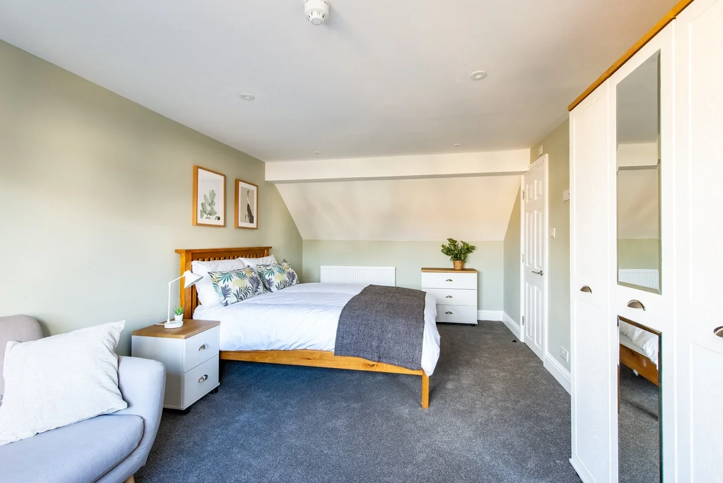 Room Chalkwell Road in Borough of Swale