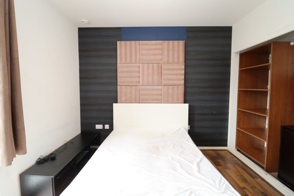 Room Globe Road in Greater London
