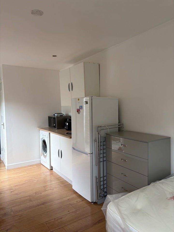 Flat Balmoral Road in Greater London
