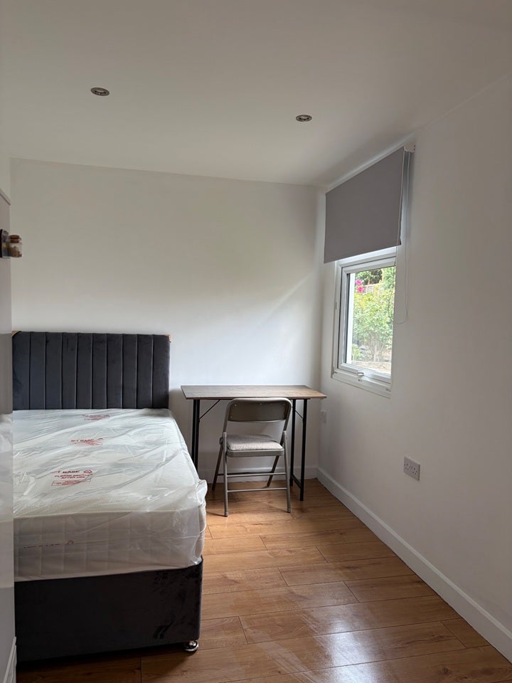 Flat Balmoral Road in Greater London