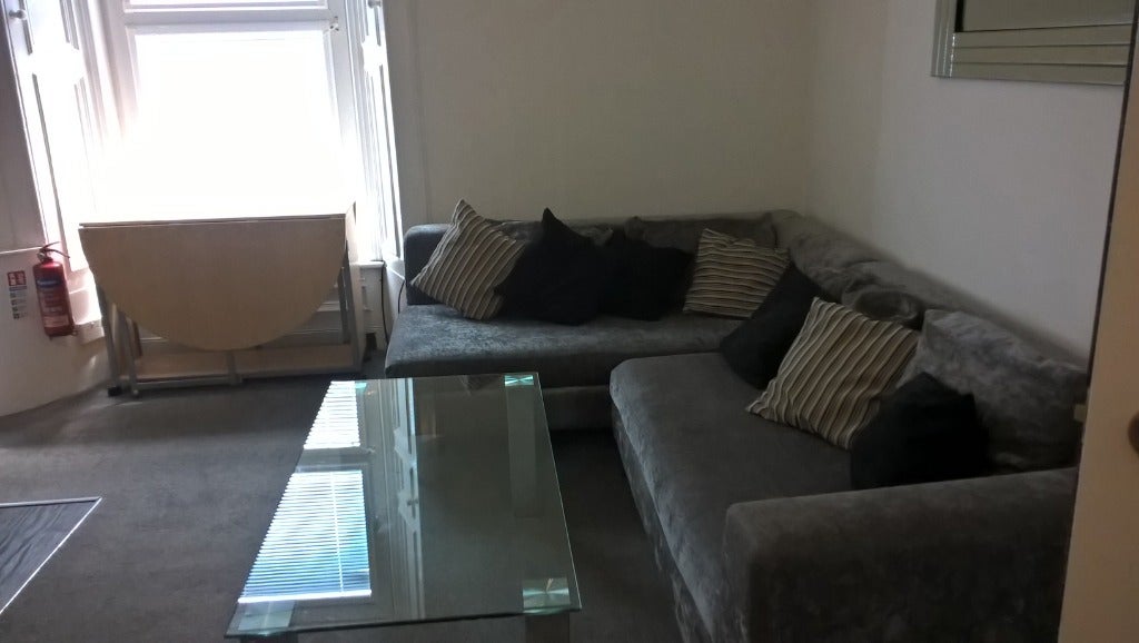 Room Cotton Road in Dundee