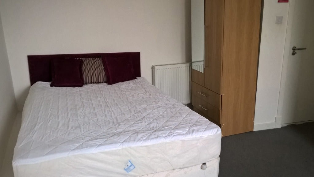 Room Cotton Road in Dundee