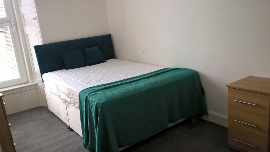 Room Cotton Road in Dundee