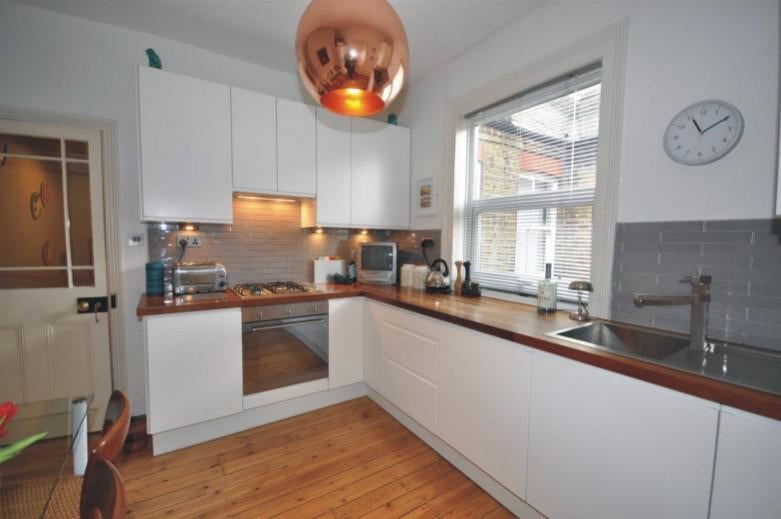 Room Fleeming Road in Greater London