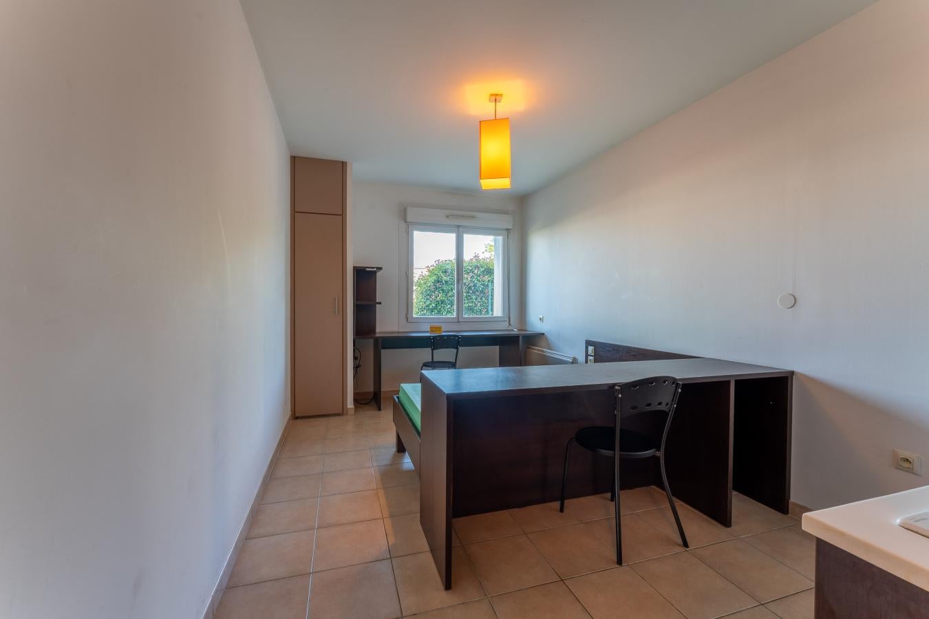 Room Rue Pierre Miquel in Avignon