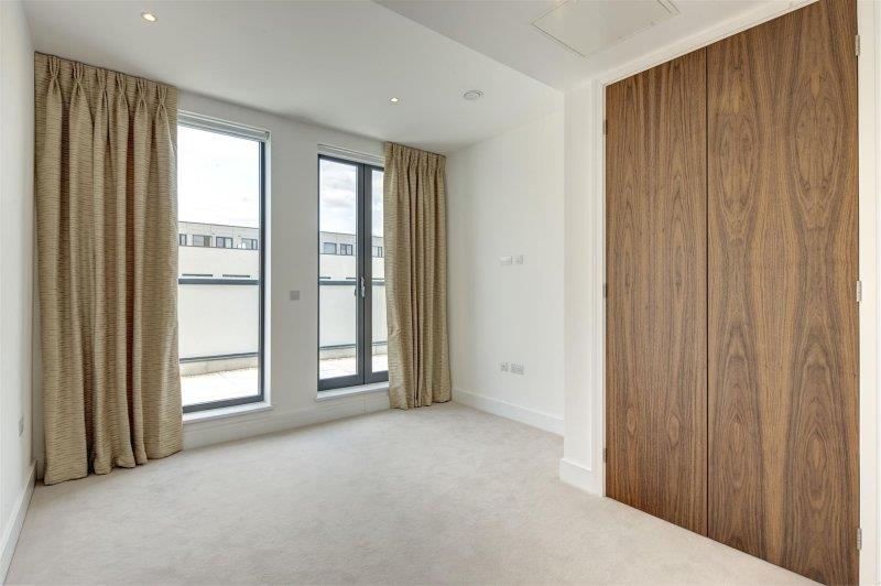 Flat Finchley Road in Greater London