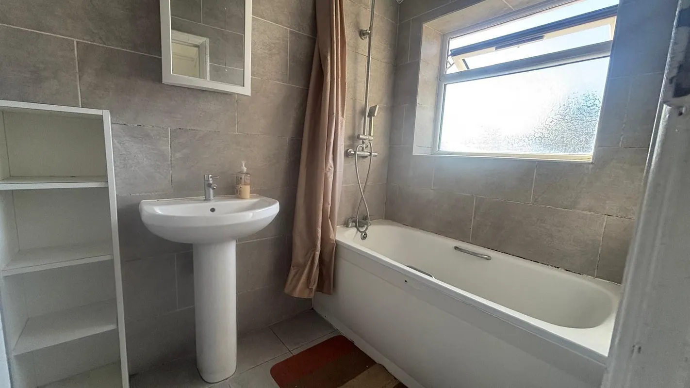 House Cranborne Waye in Greater London
