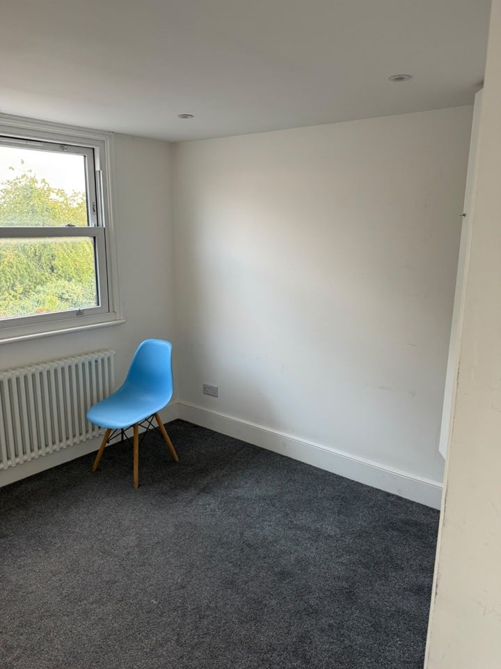 Flat Catford Hill in Greater London