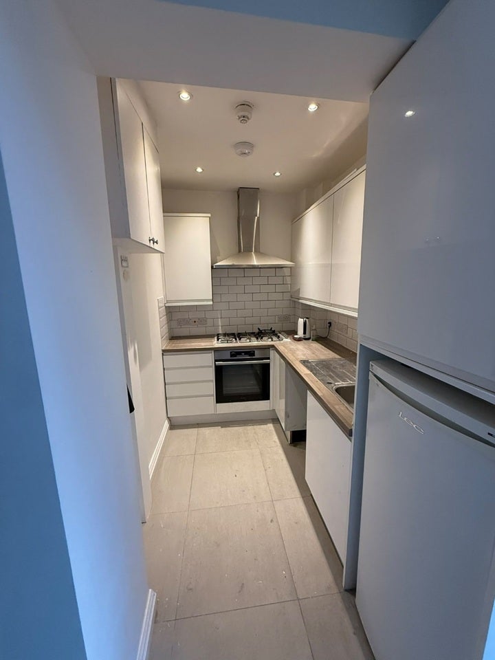 Flat Catford Hill in Greater London