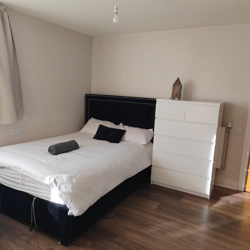 Room Lett Road in Greater London