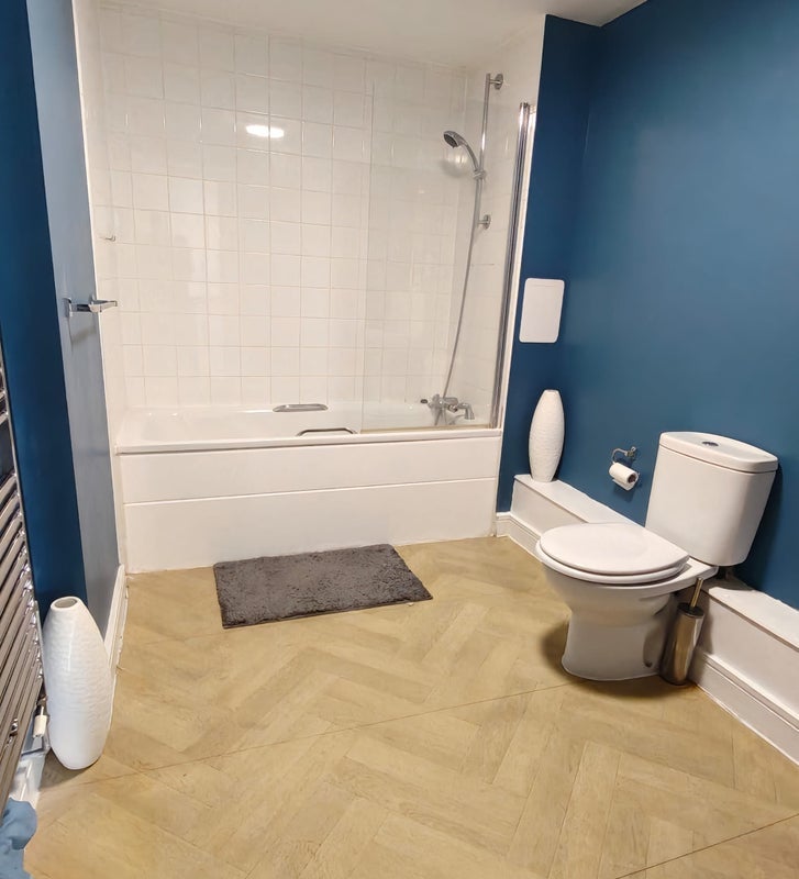 Room Lett Road in Greater London