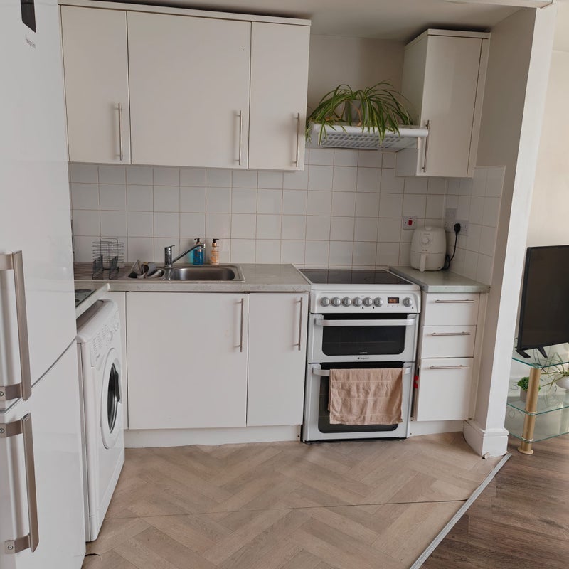 Room Lett Road in Greater London