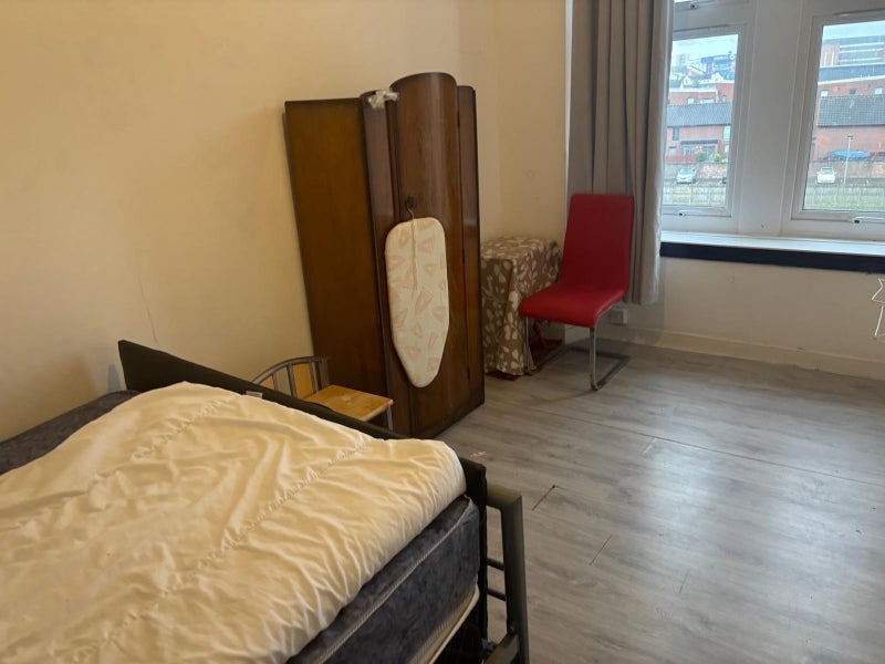 Room Southcroft Street in Glasgow