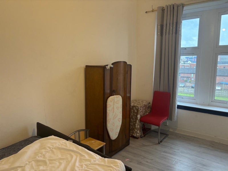 Room Southcroft Street in Glasgow