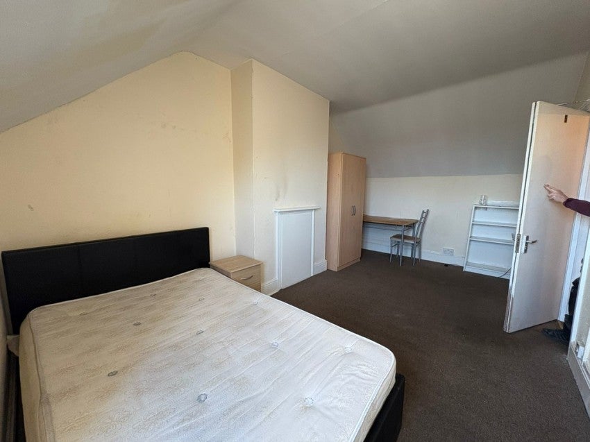 Flat Portswood Road in Southampton
