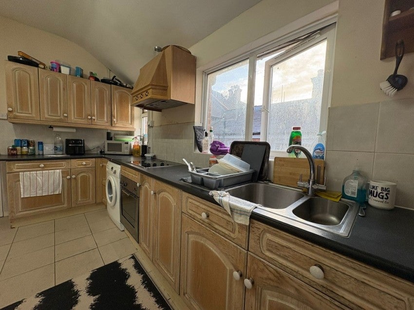 Flat Portswood Road in Southampton