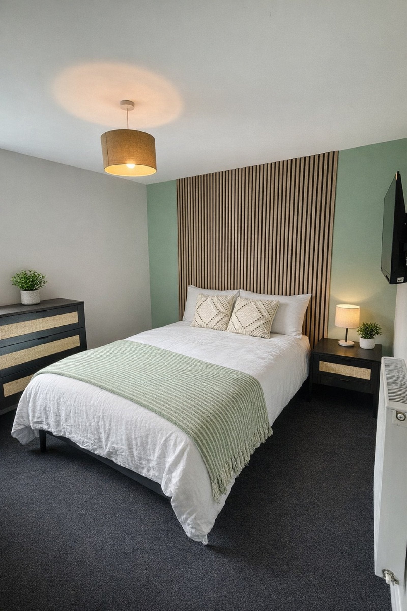 Flat Hotwell Road in Bristol