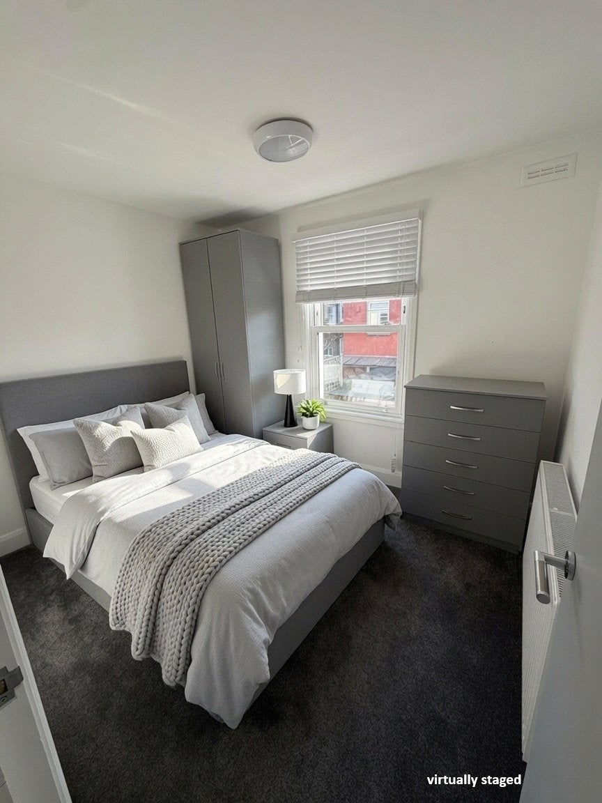 Flat Churchill Road in Greater London