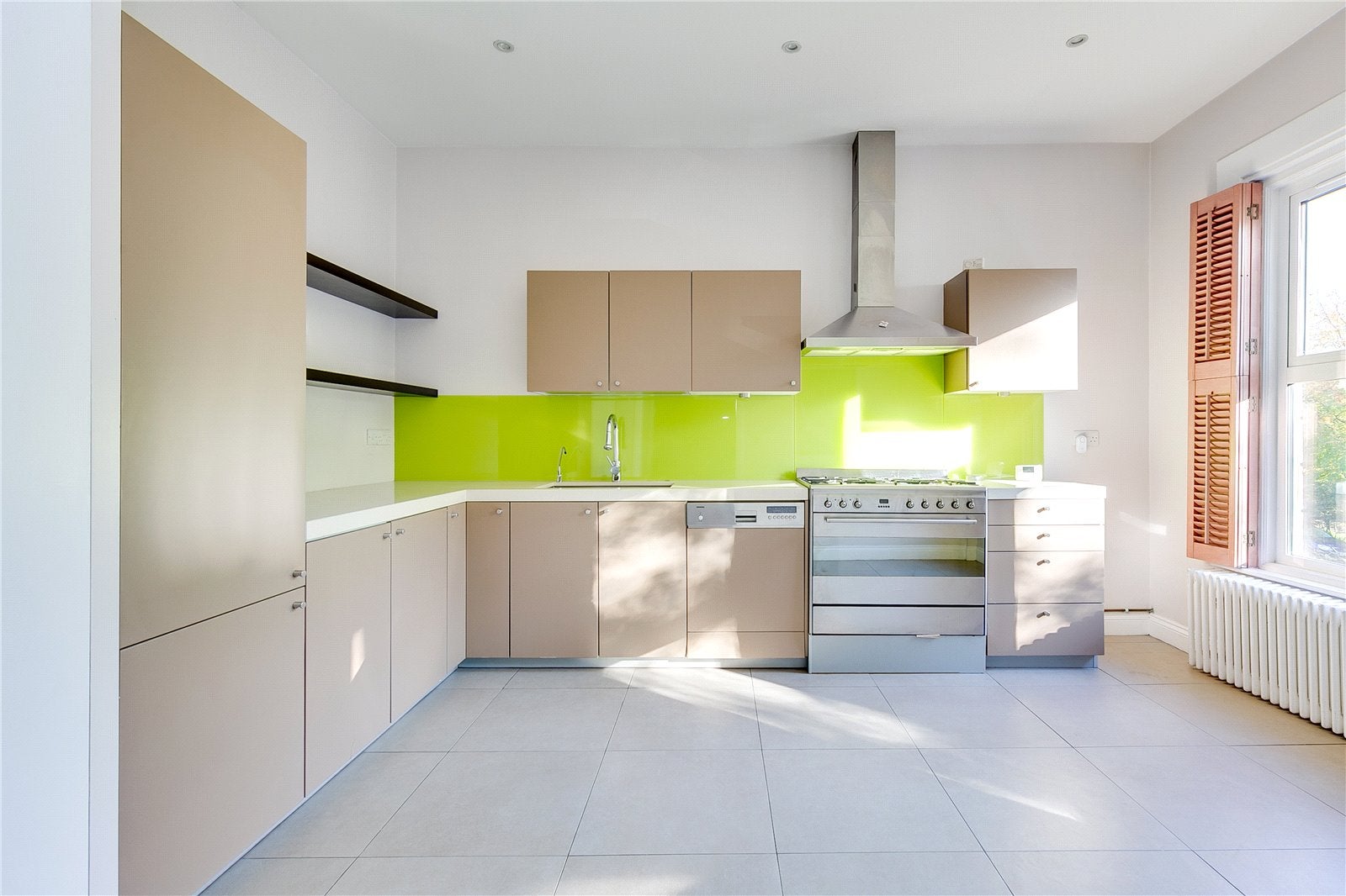 Flat Chevening Road in Greater London