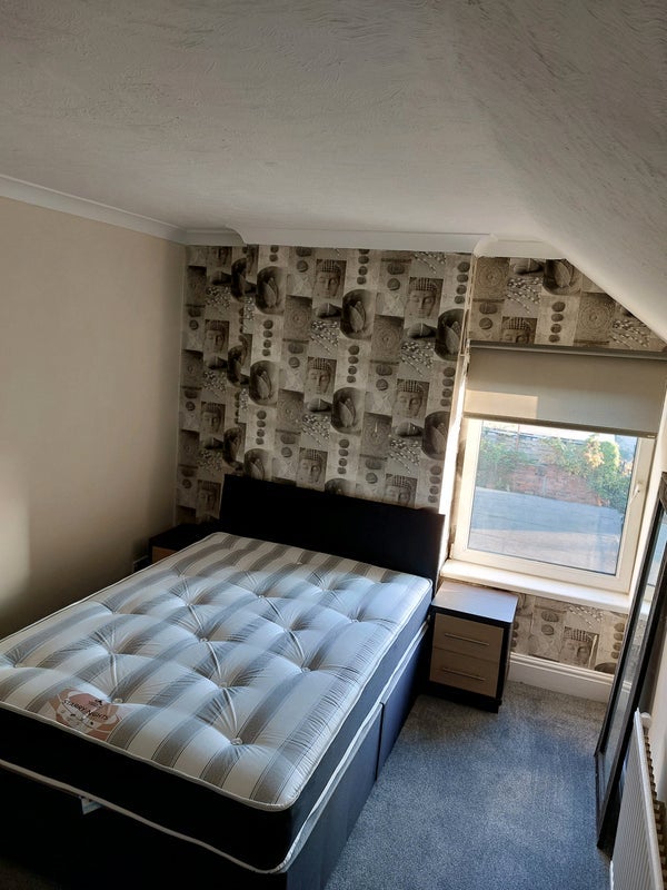 Room Seymour Street in Cardiff