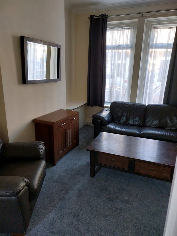 Room Seymour Street in Cardiff