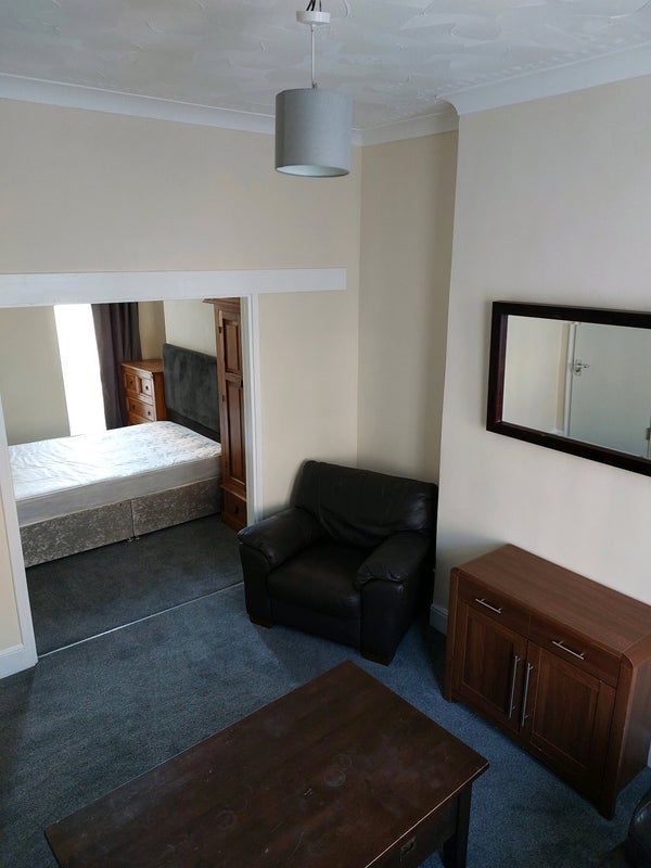 Room Seymour Street in Cardiff
