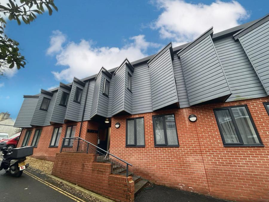 Room Newtown Close in Exeter