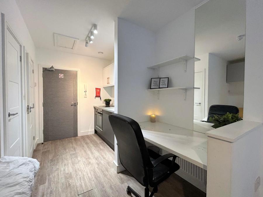 Room Newtown Close in Exeter