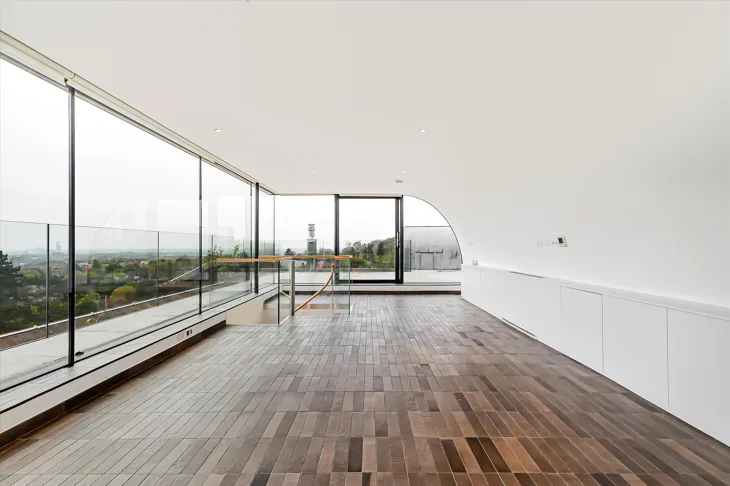 Flat Firecrest Drive in Greater London