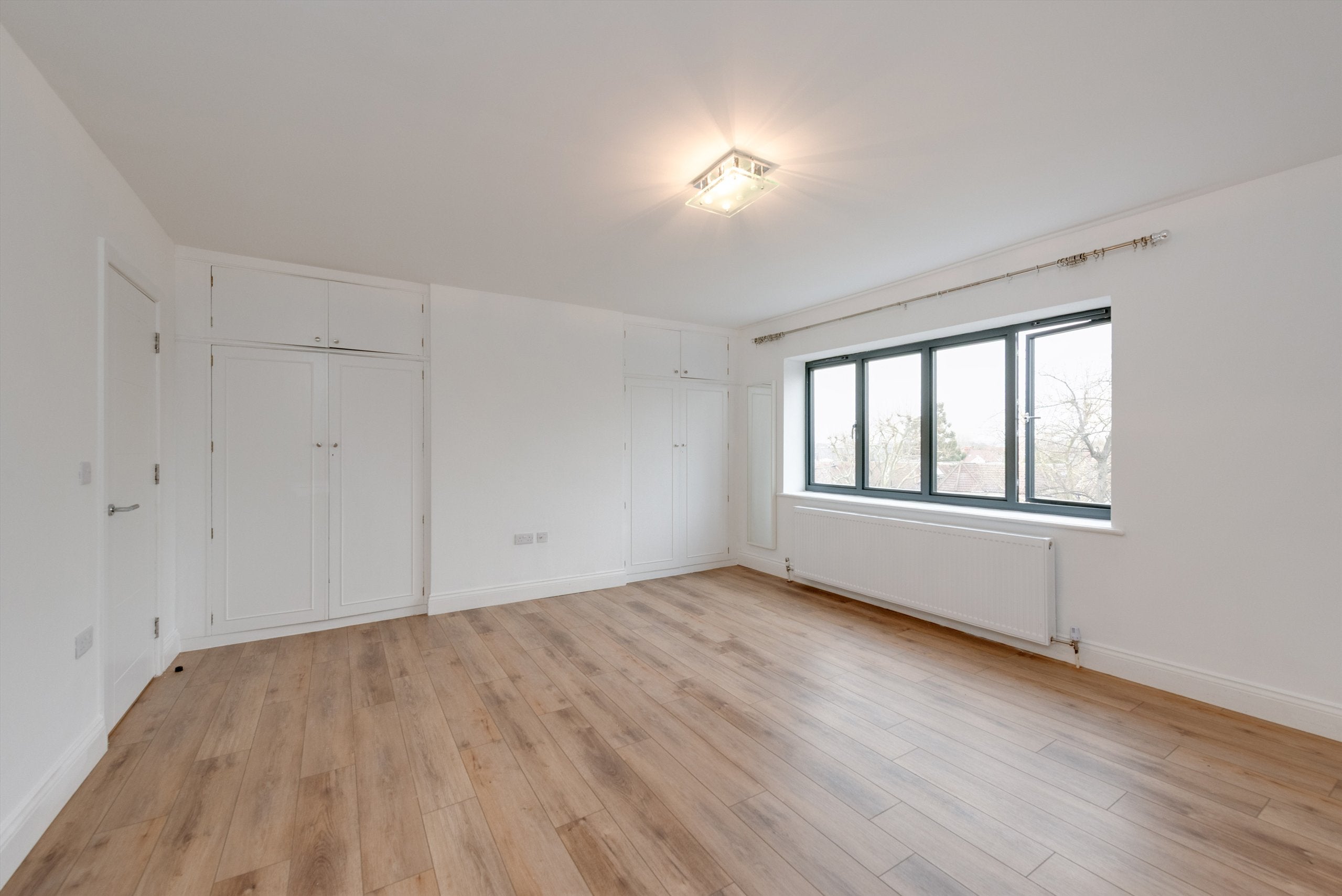 Flat Willesden Lane in Greater London