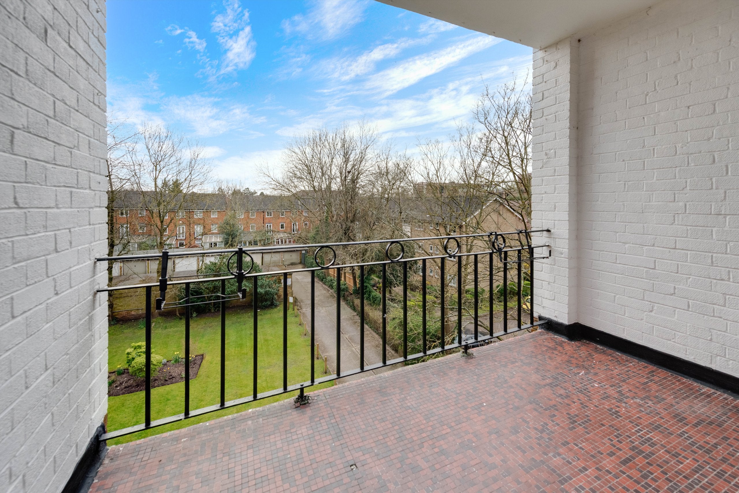 Flat Willesden Lane in Greater London