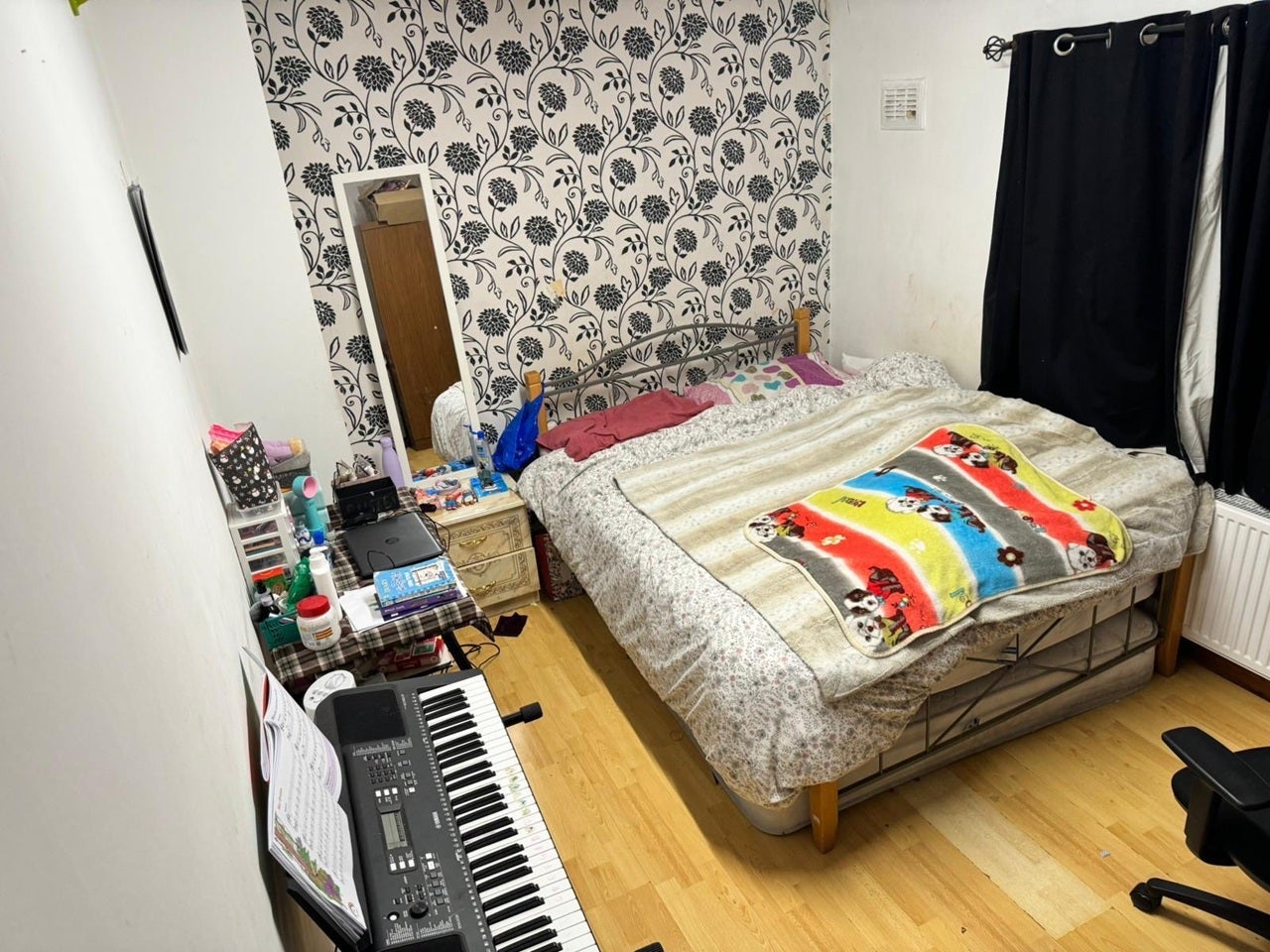 House Woodward Road in Greater London