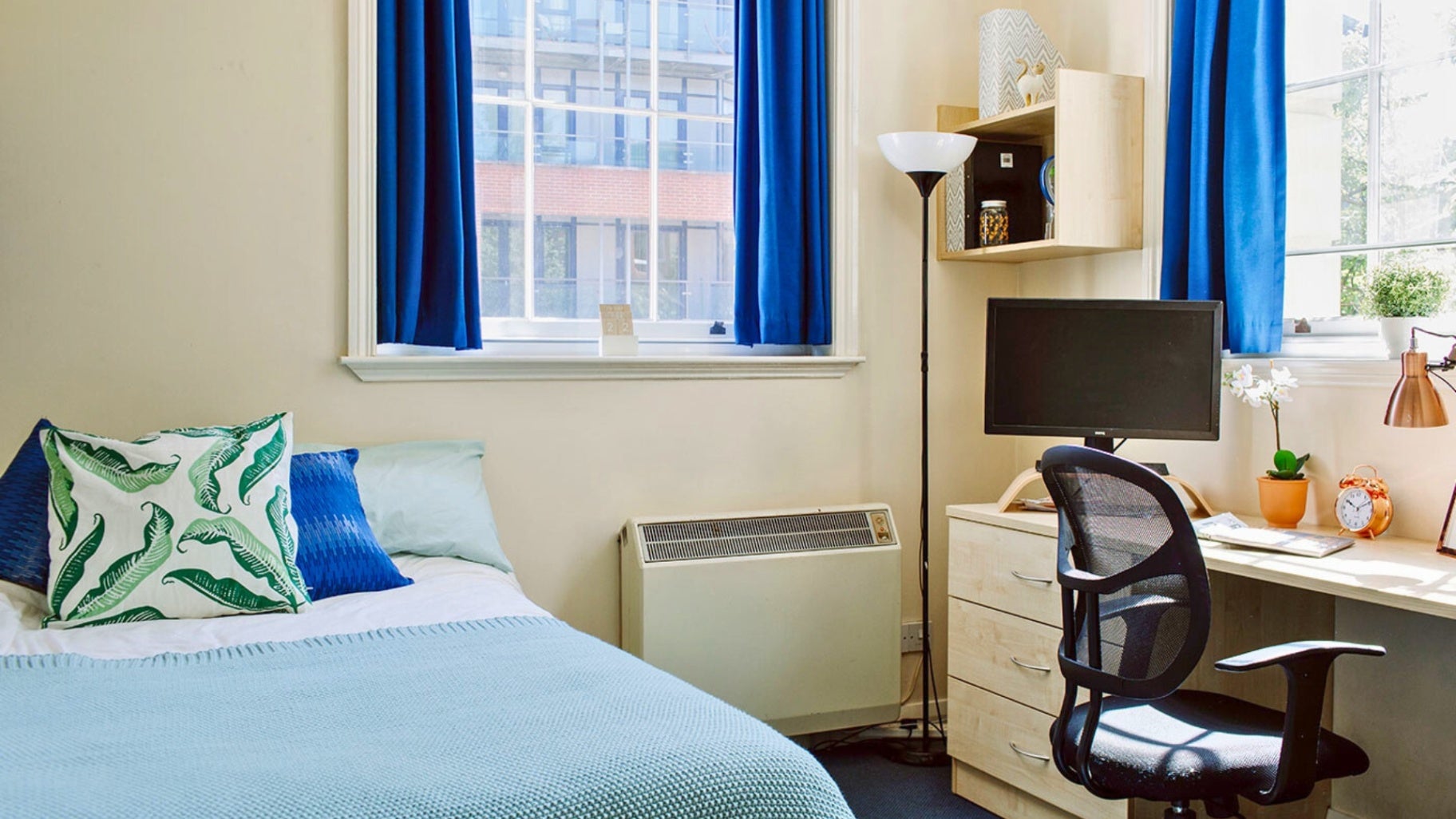 Room Bath Row in Birmingham