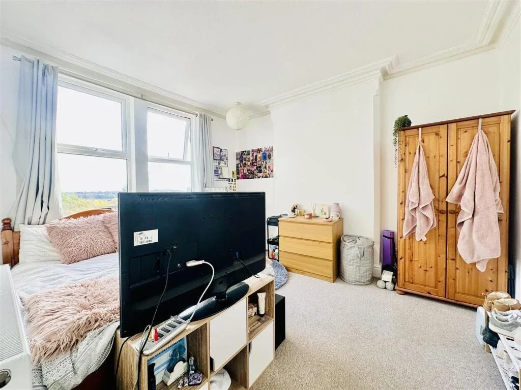 Room Woodborough Road in Nottingham