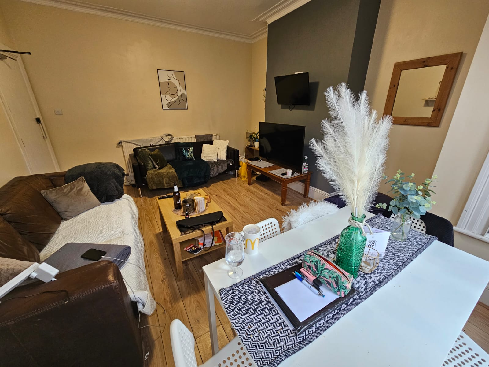 House Estcourt Terrace in Leeds