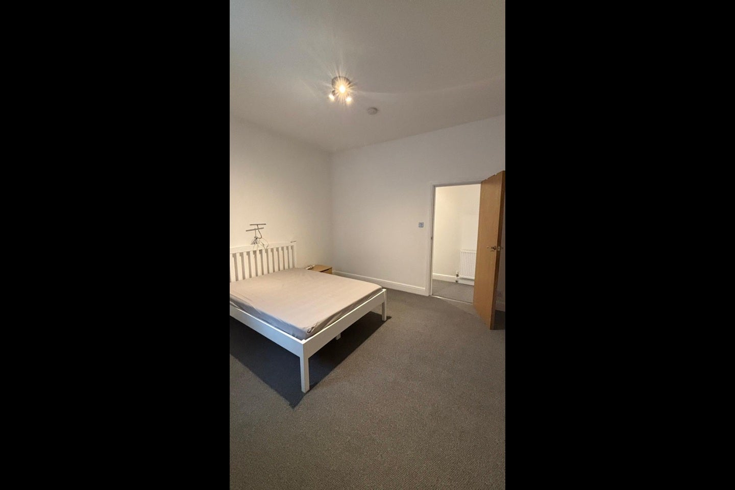 Flat Bolton Crescent in Greater London