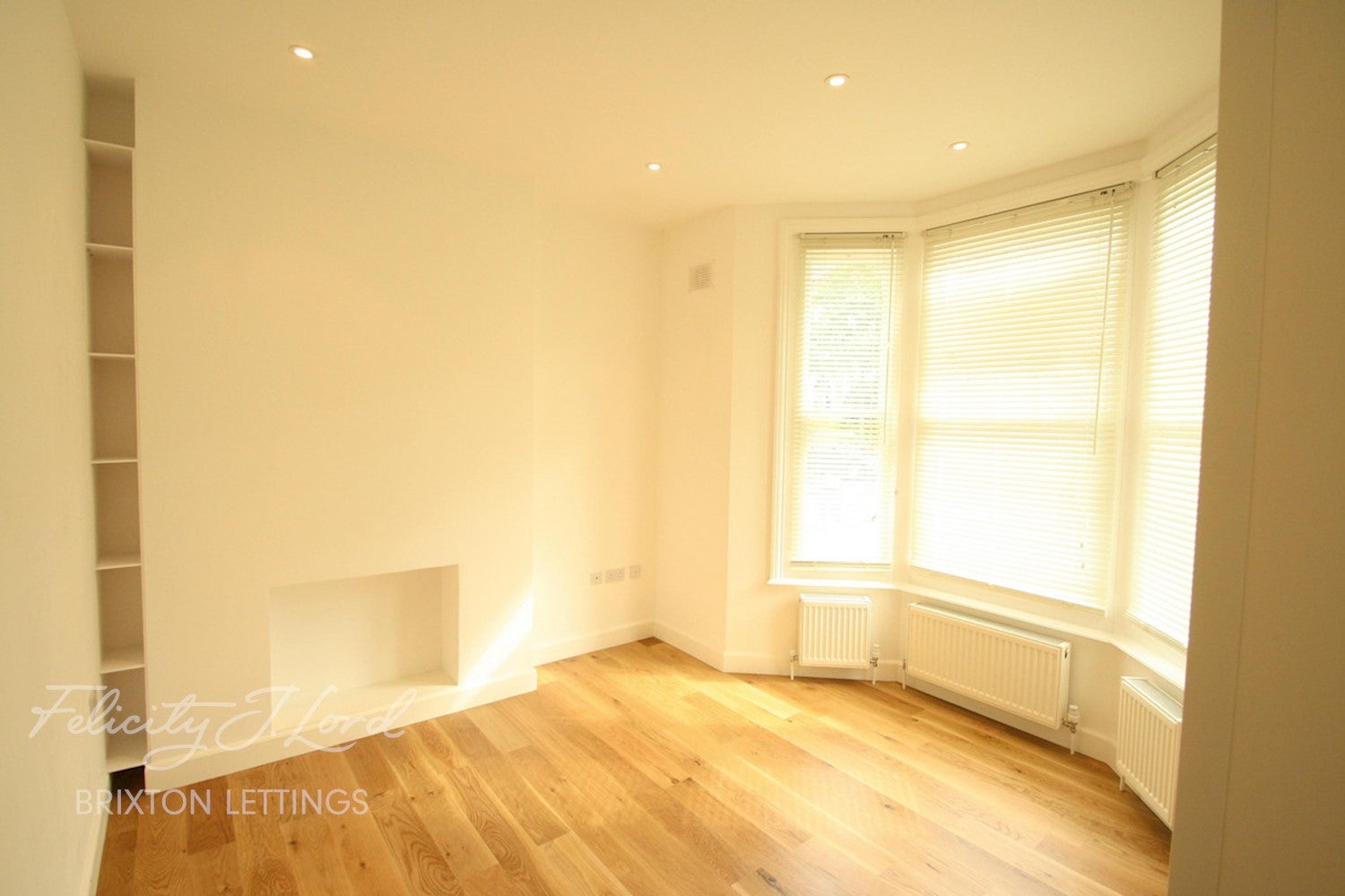 Flat Redlands Way in Greater London