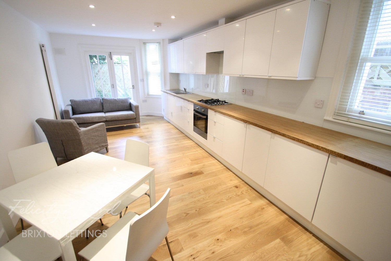 Flat Redlands Way in Greater London