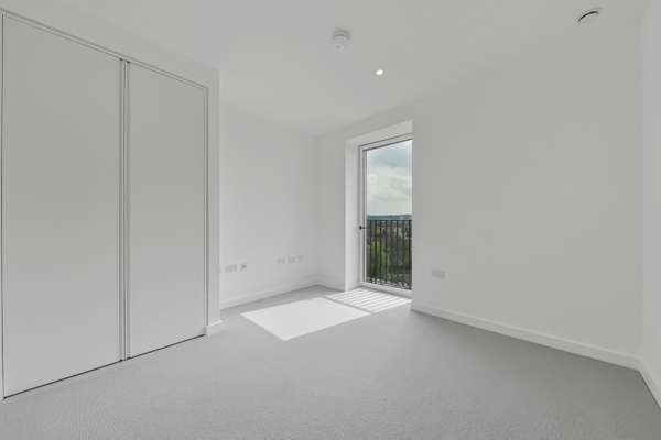 Flat Claremont Road in Greater London