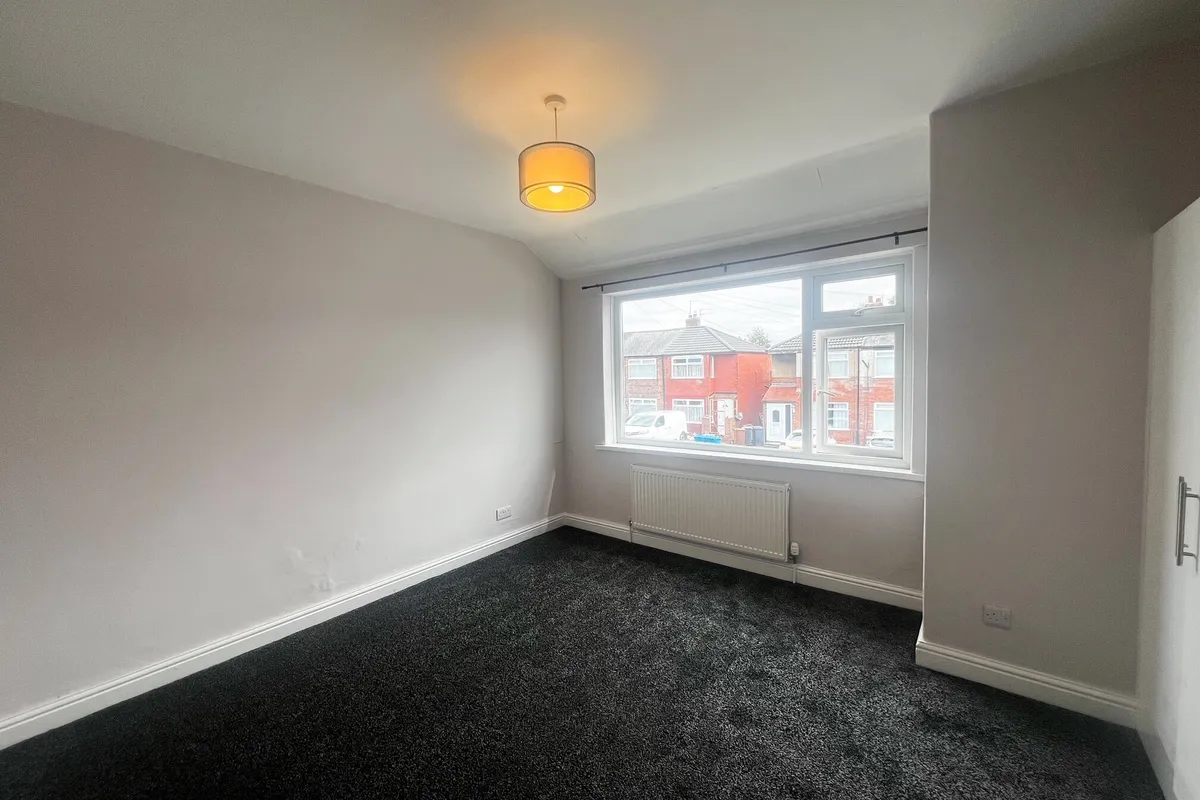 Flat Manor Road in Hull